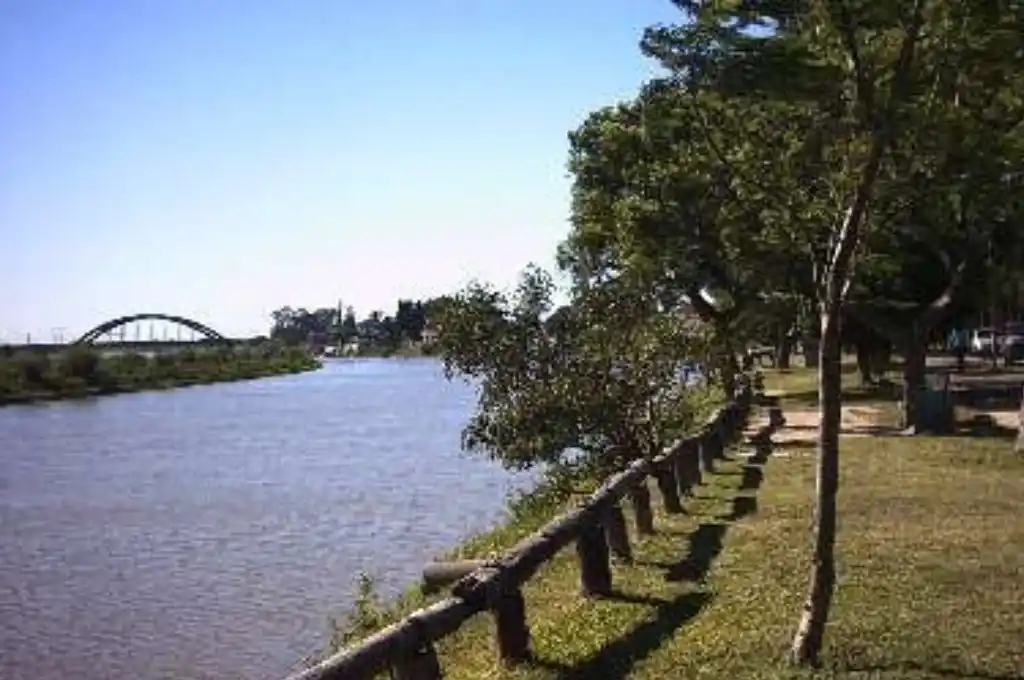 Santo Tomé: hallaron el cadáver de una mujer flotando en la costanera