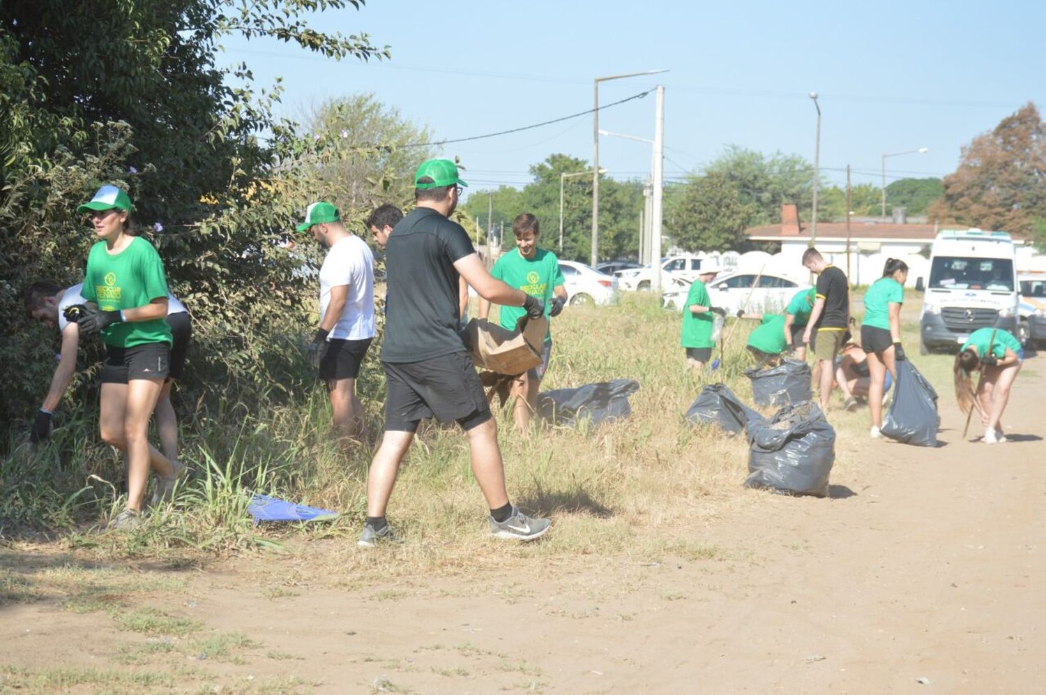 Se viene otra caminata con vecinos para recolectar residuos e higienizar una nueva calle