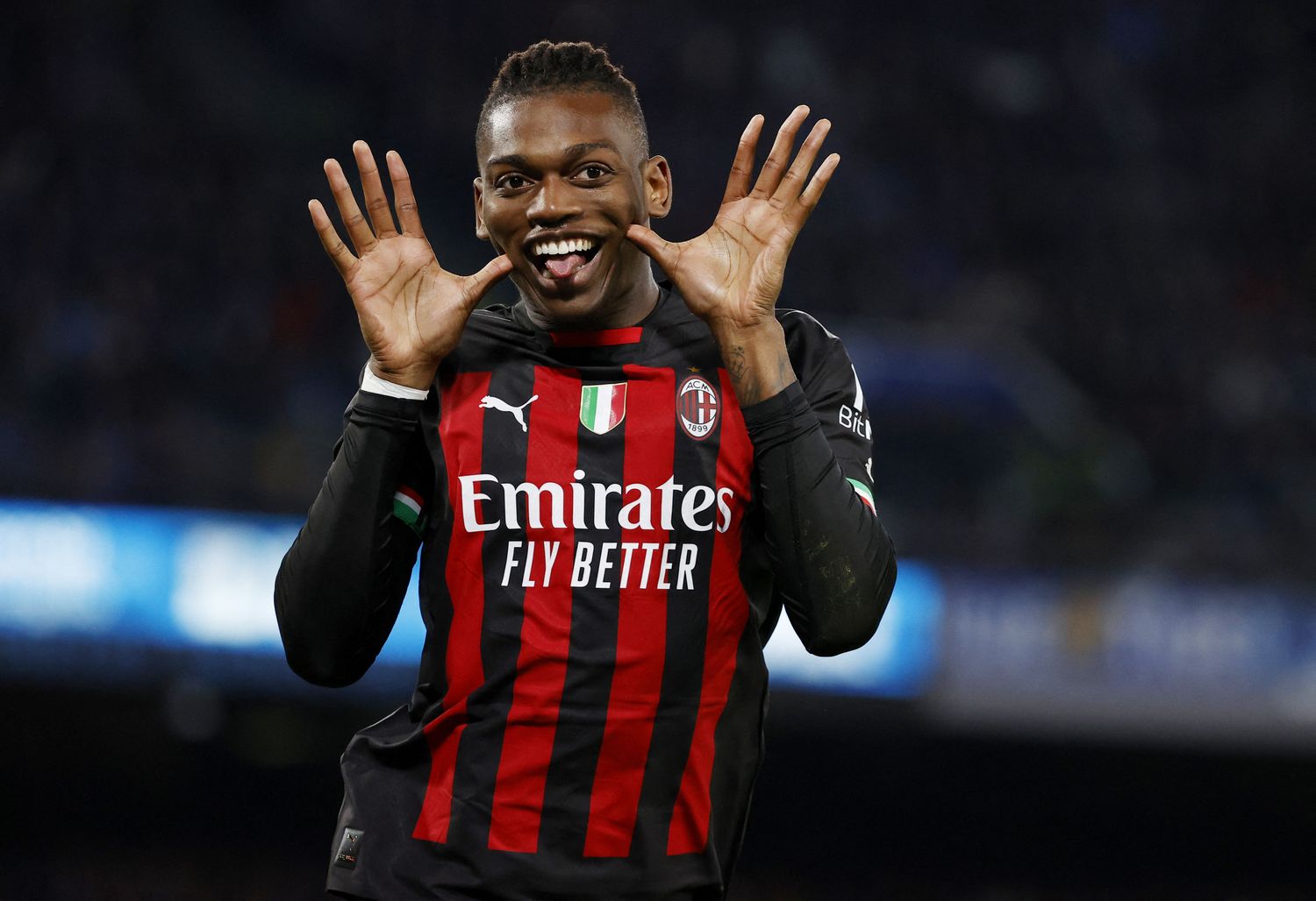 Leao marcó en la victoria de Milan sobre Napoli.