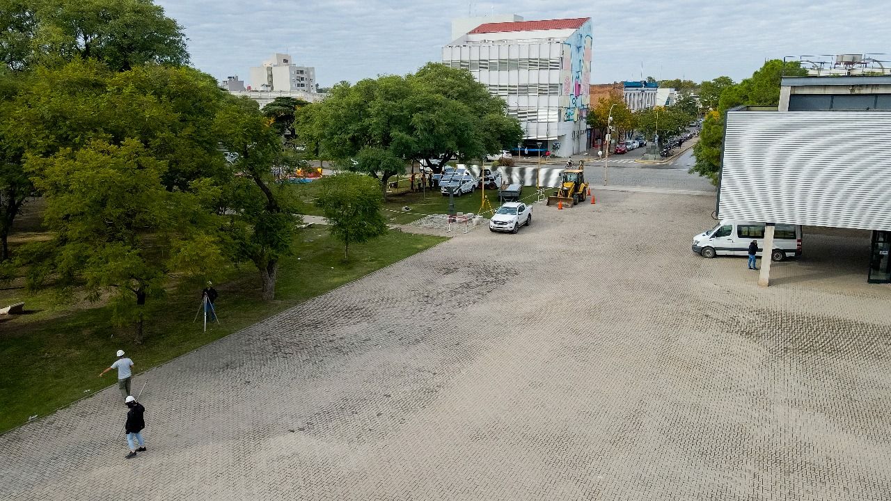 Llegaron las máquinas para una obra estratégica para el futuro urbano.