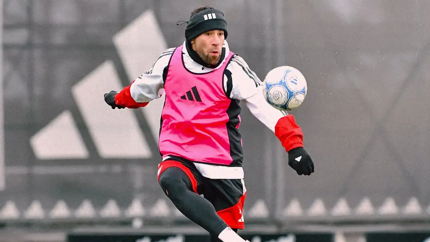 Otamendi, zaguero del necesitado River.