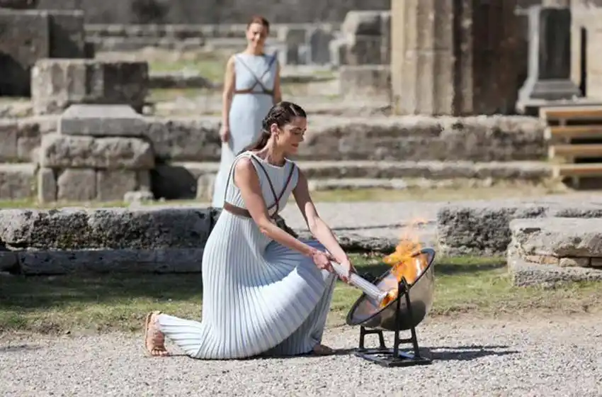 Pese al coronavirus, Tokio 2020 por ahora no detiene su marcha y se encendió la llama olímpica