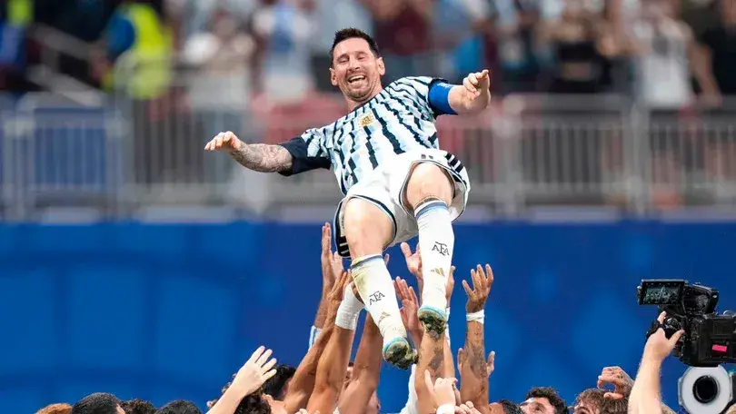 Lionel Messi llegó a la Argentina para su despedida definitiva de la Selección