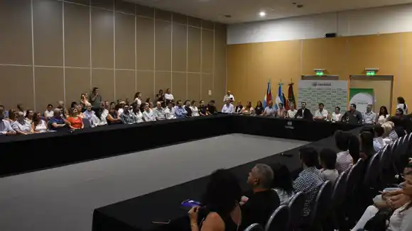 Azcué puso en marcha la Mesa Local de Desarrollo Humano