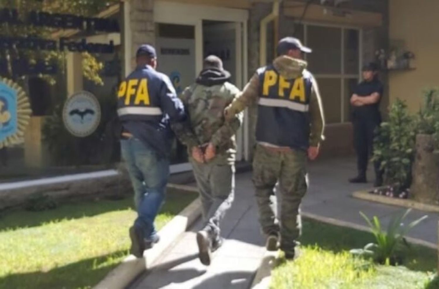 Allanamientos en Miramar: hackers roban US$ 800.000 a una firma británica y los transfieren a billeteras virtuales