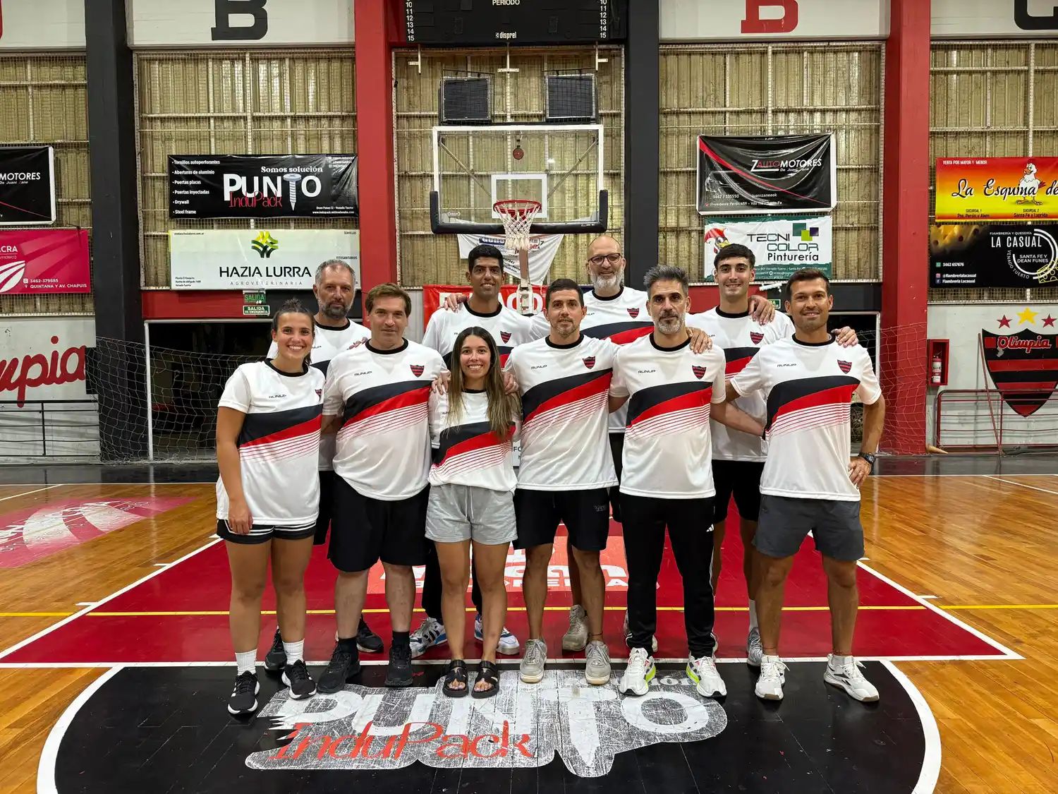 Nuevo staff de Olimpia BBC, con "Andy" Rodríguez a la cabeza. Foto: Gentileza