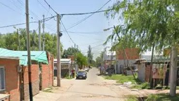 Un hombre fue arrastrado por el aire en la zona oeste tras tratar de que no se le volara el techo
