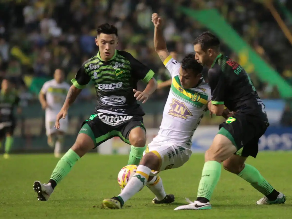 Defensa no le pierde pisada a Racing