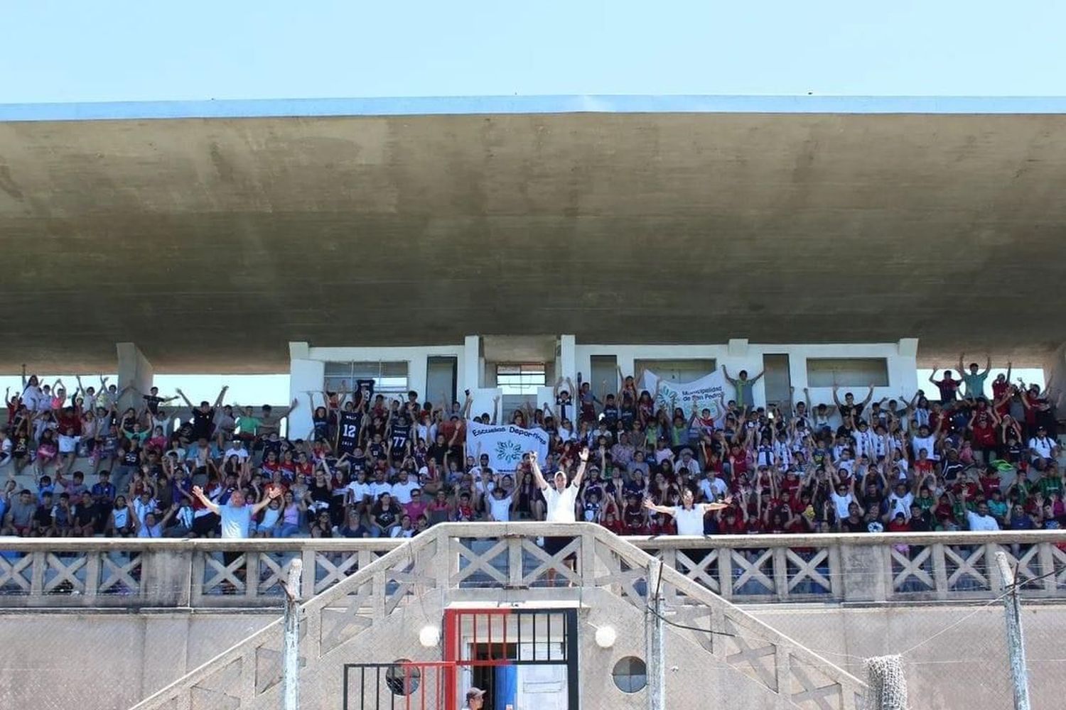 Las Escuelas Deportivas Municipales y Animate, Vos Valés despiden el año en el Paseo Público