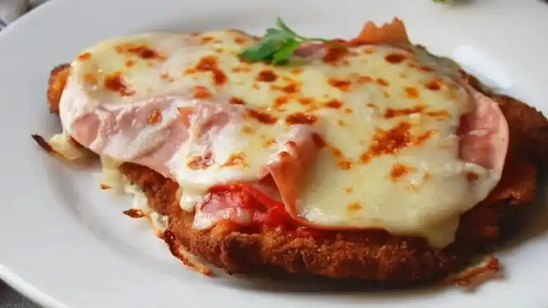 La AFIP detectó graves irregularidades en una reconocida cadena de milanesas