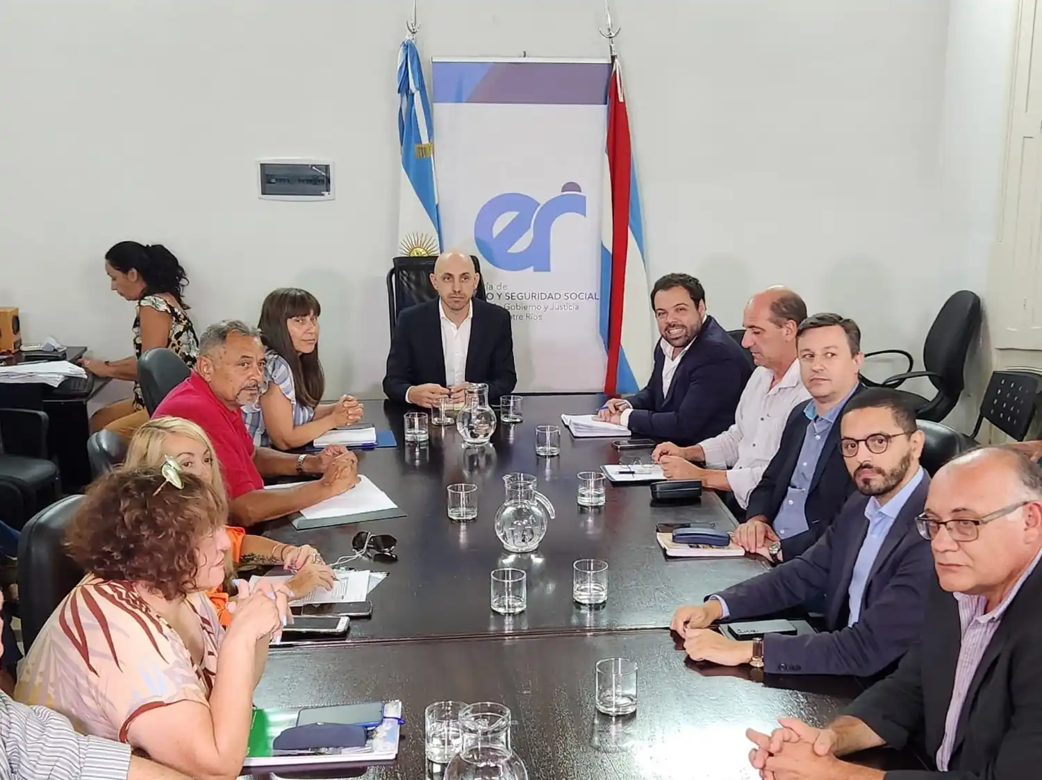 Con las negociaciones salariales en curso UPCN declara un estado de alerta y movilización