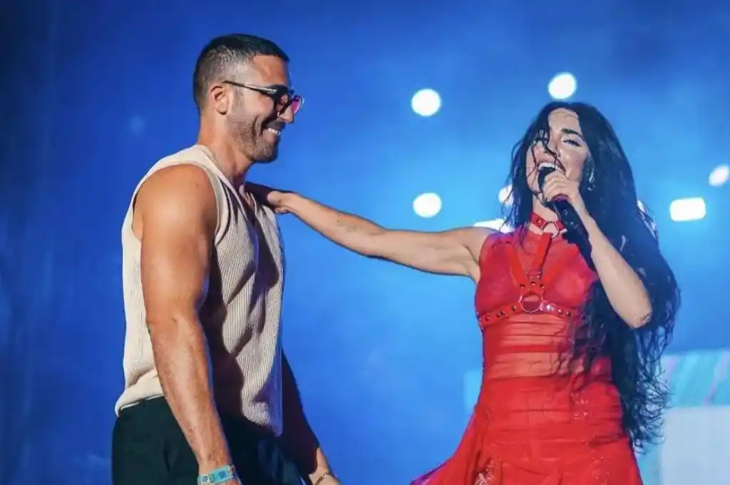 El beso ocurrió en uno de los shows de Lali Espósito en medio de su gira por España