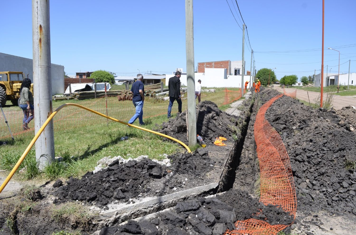 Larroque: comenzó la obra de extensión de red de gas natural que llegará a 10 mil metros lineales