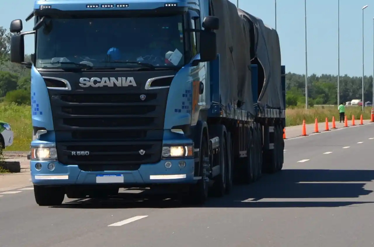 Cuánto costó mover un camión de cargas durante abril