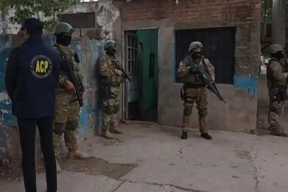 Santa Fe: Detienen a tres jefes policiales acusados de integrar una banda delictiva