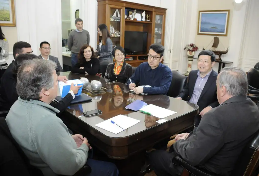 El Intendente Lunghi recibió al embajador  de China en Argentina 