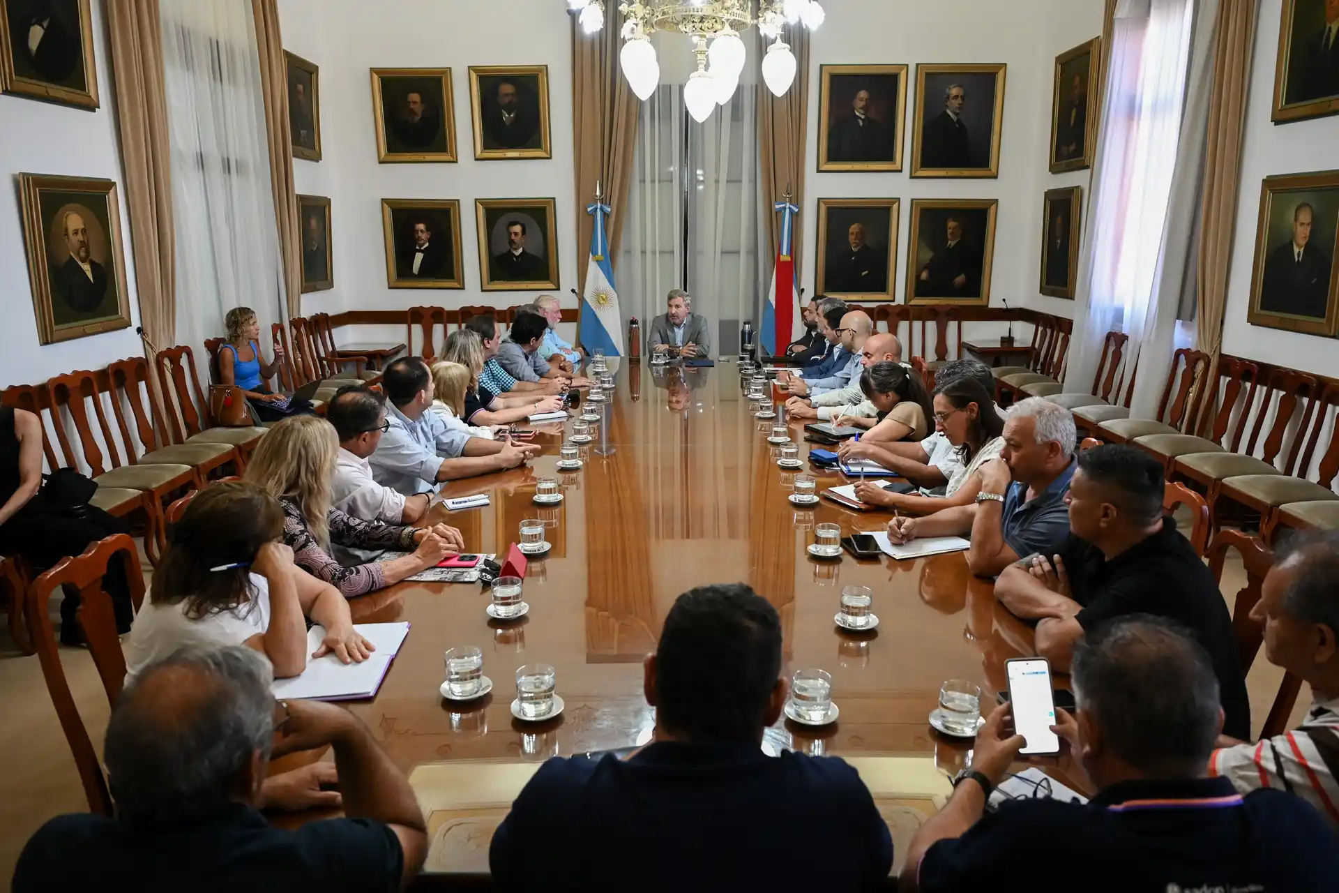 Frigerio presentó a los gremios los lineamientos del proyecto de reforma previsional de Entre Ríos