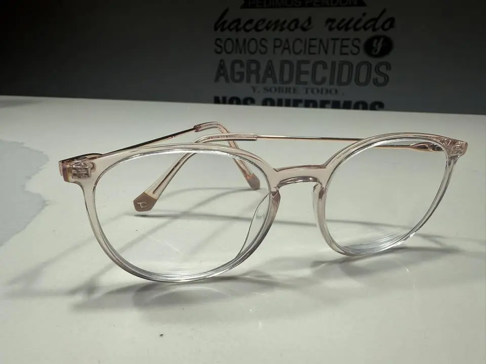 Encontraron lentes recetados en calle Pellegrini