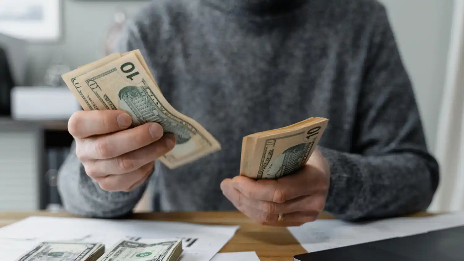 El gobierno nacional extendió la prórroga para cambiar los dólares cara chica.