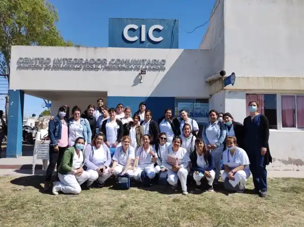 PREVENCIÓN Y CONCIENTIZACIÓN DE RIESGO CARDIOVASCULAR: Estudiantes del 1er año de la Tecnicatura de Enfermería del ISFD y TN°57 recorrieron el barrio 30 de Mayo