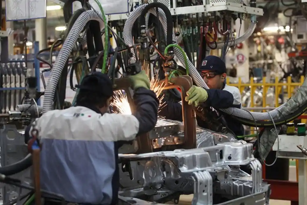 La actividad económica se derrumbó 26,4% en abril