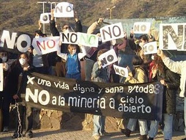 Video: Asambleístas tomaron canal estatal para denunciar la megaminería en Chubut