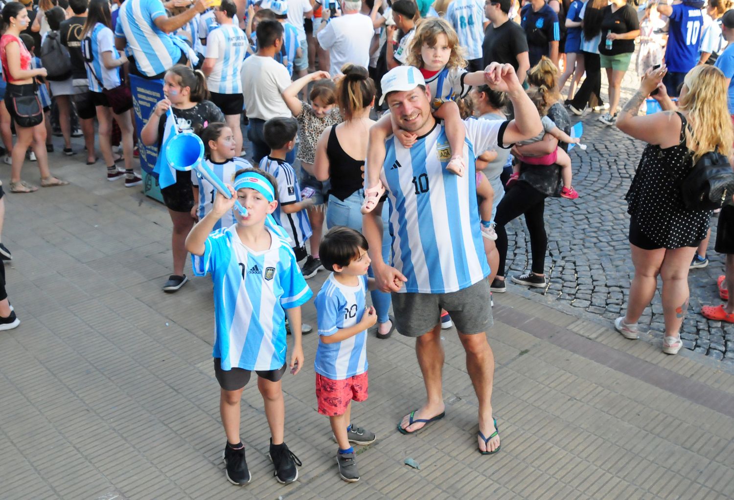 Festejo Argentina-  Australia 03-12-22 - 16