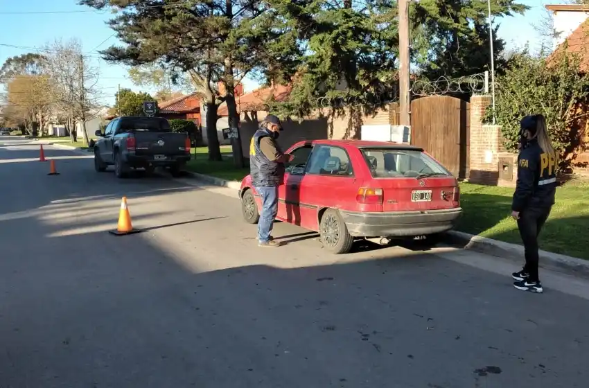 La Policía Federal realizó controles vehiculares en el barrio Estrada