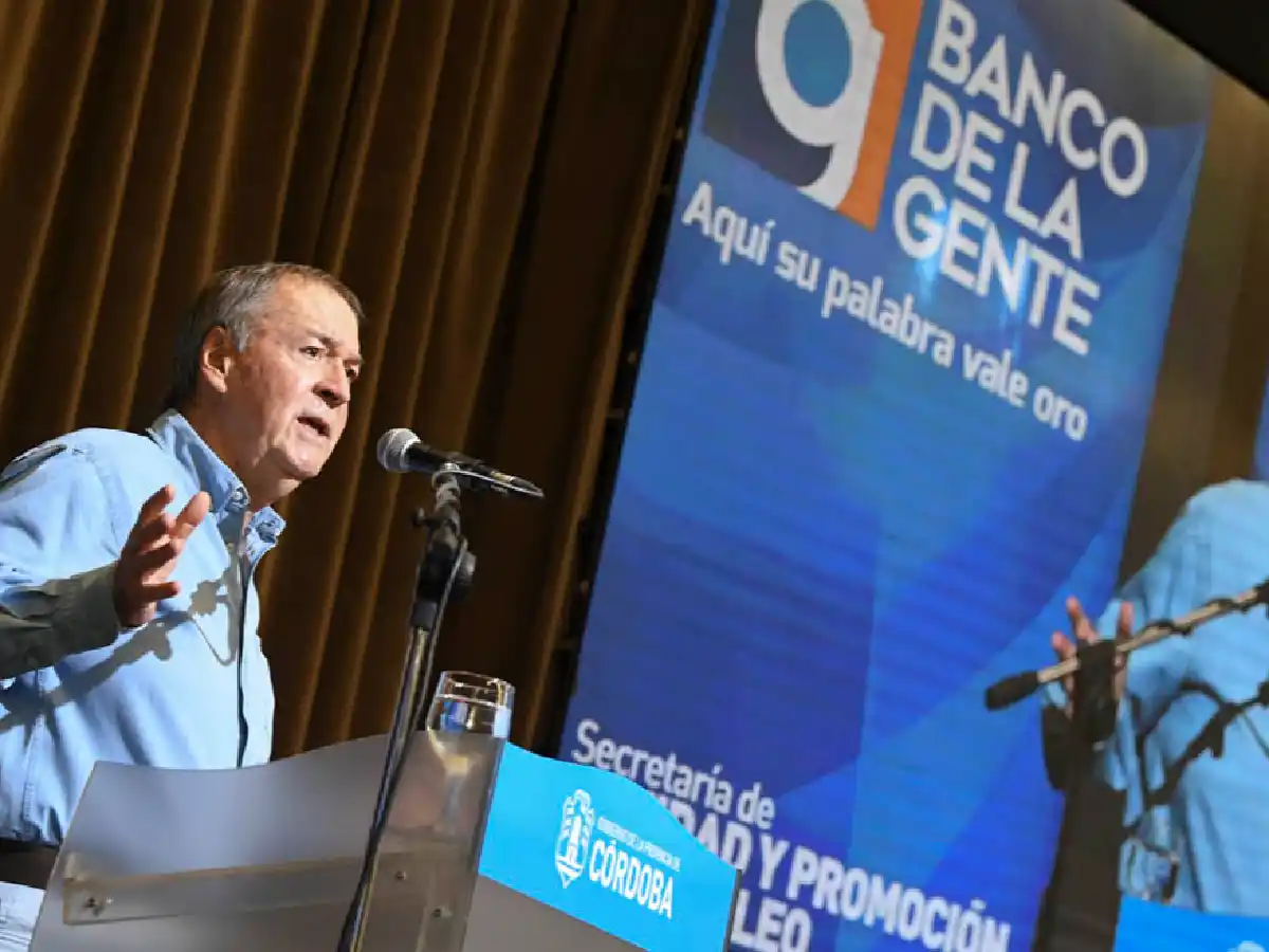 Schiaretti entregó créditos del Banco de la Gente