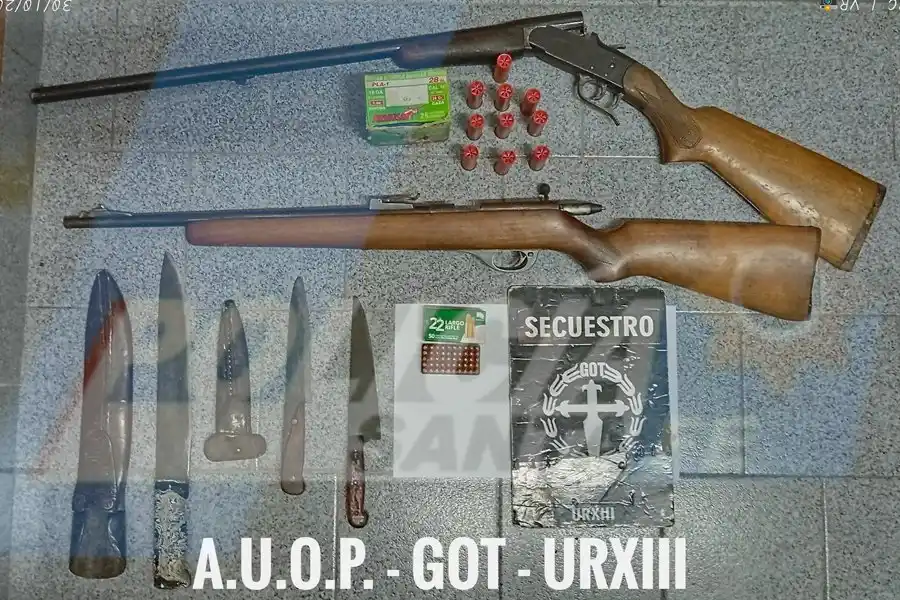 Iban ocho personas en una camioneta con armas escopeta, carabina y armas blancas: todo quedó secuestrado