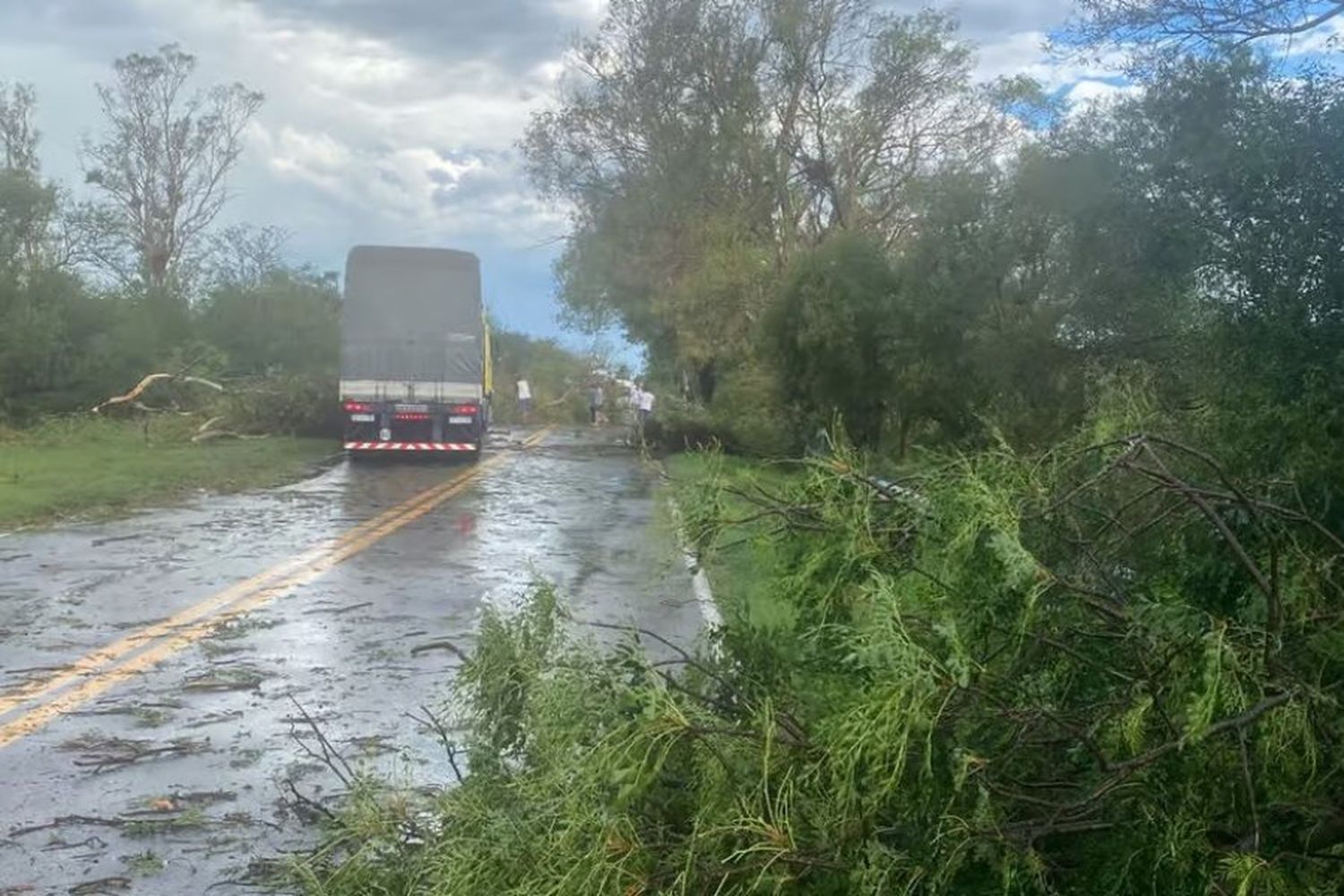 La tormenta también causó graves daños en diferentes localidades del departamento San Justo