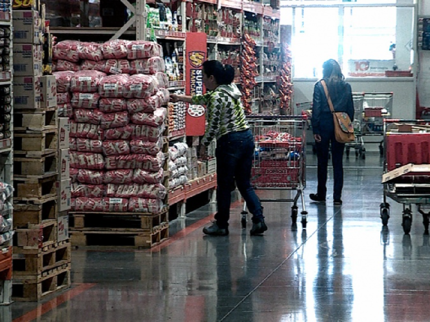 Los precios mayoristas subieron 3,7% en enero y el costo de la construcción 3,2%