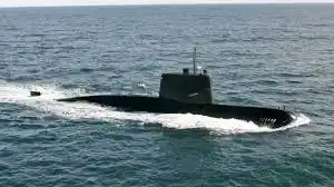 A dos meses de su desaparición, dos naves buscan al Ara San Juan