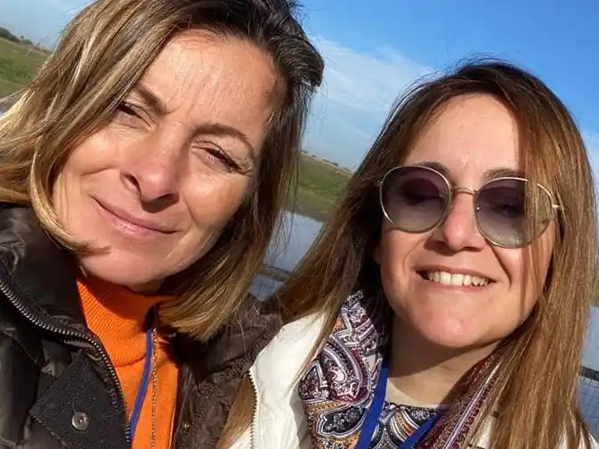 Natalia Matorra (derecha) junto a Dra Marcela Waisman Campos.