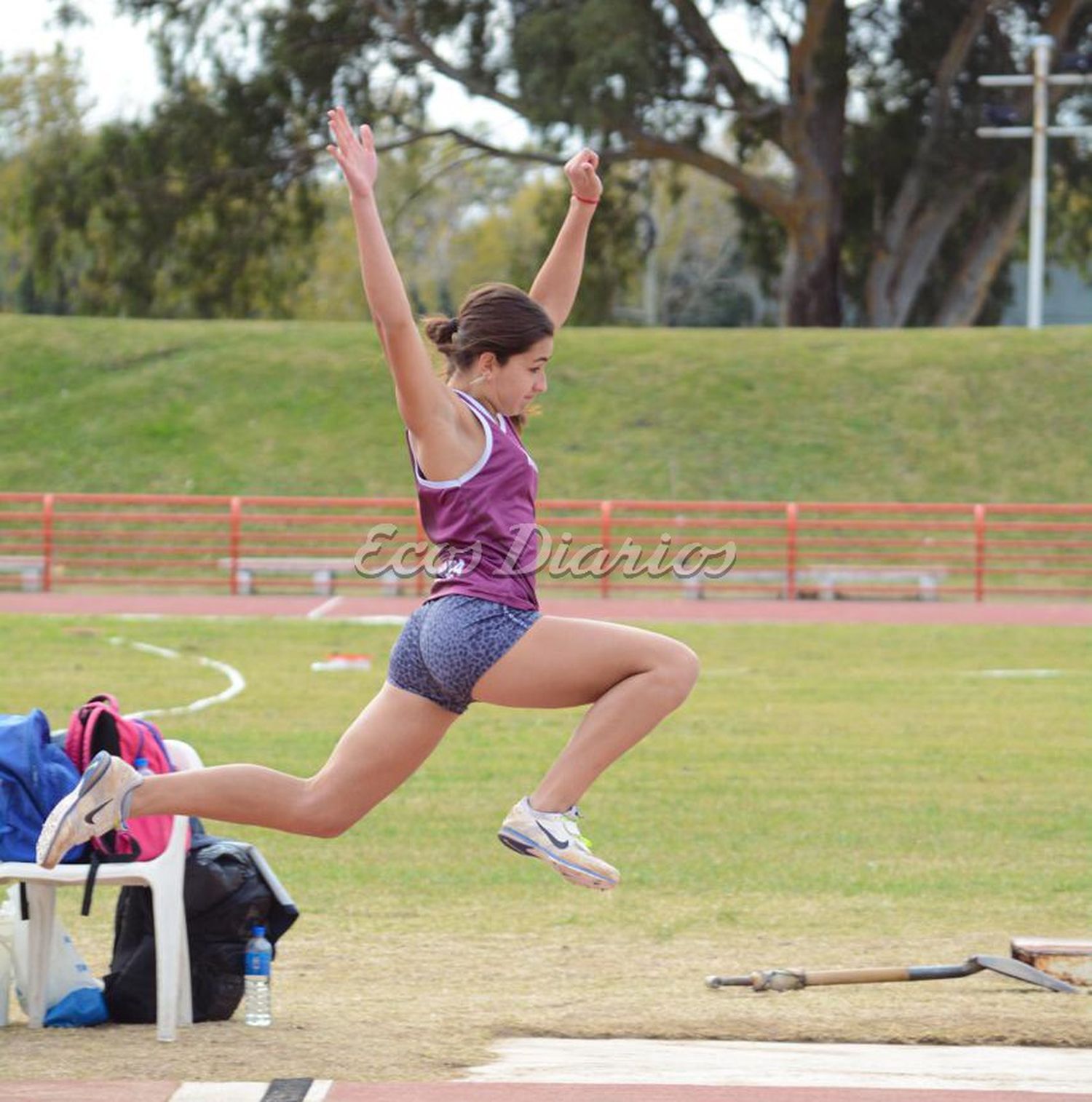 Rosario Coronel en salto triple