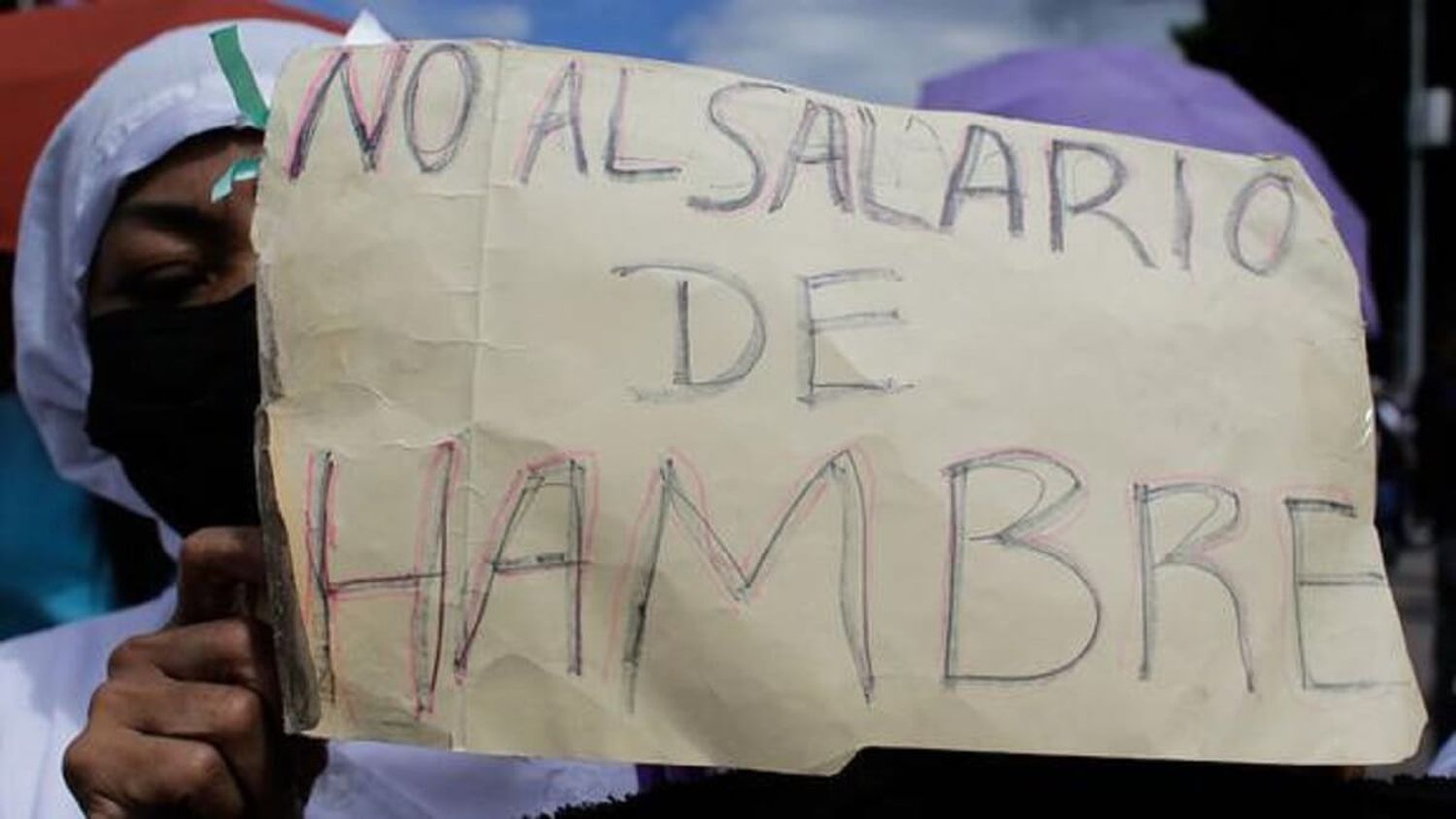 ¡EL MILAGRO DE MADURO! Logró reducir a 50% el salario más bajo de América Latina