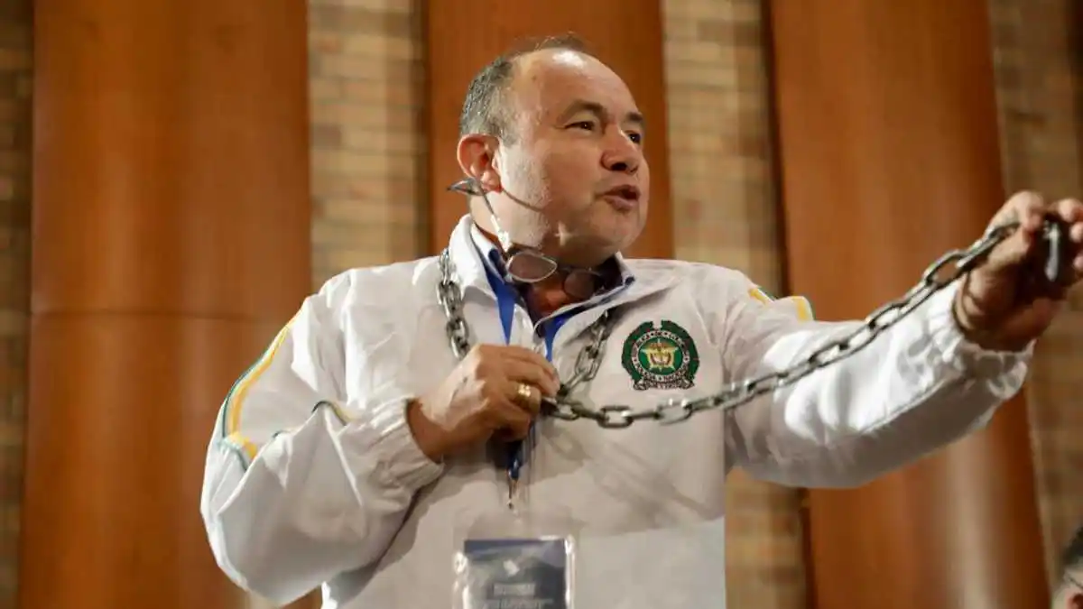 FUERTE y DESGARRANTE Impactante encuentro de un exsecuestrado con sus captores de las Farc (+ videos)