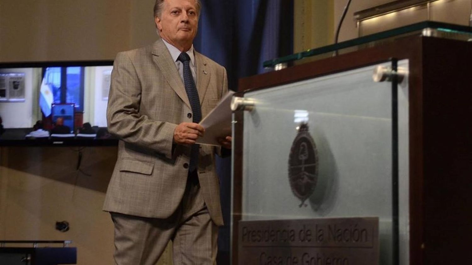 Polémica: Aranguren tiene acciones de Shell por $16 millones