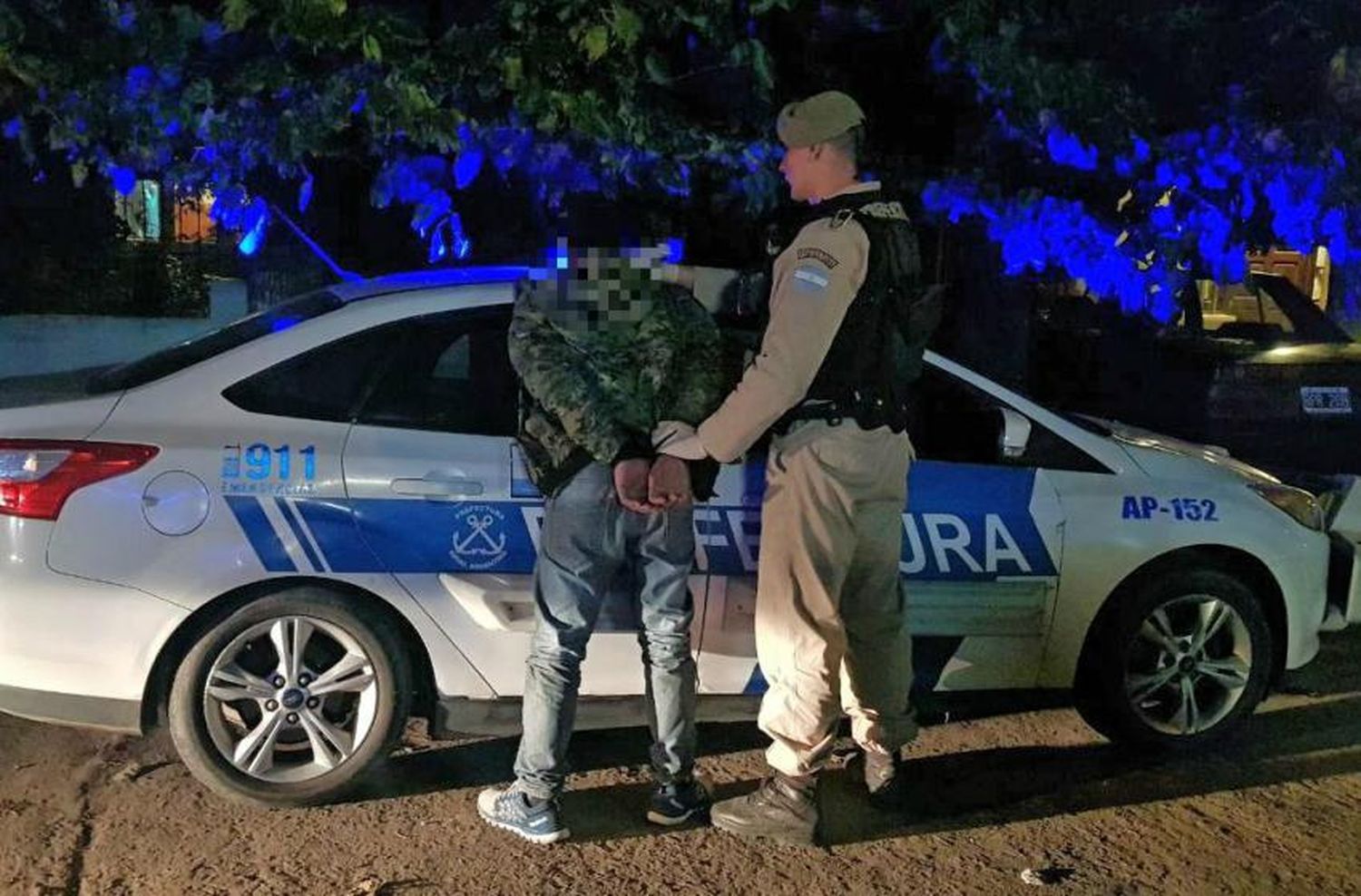 Un menor de 13 años intentó asaltar un remis con un arma de juguete