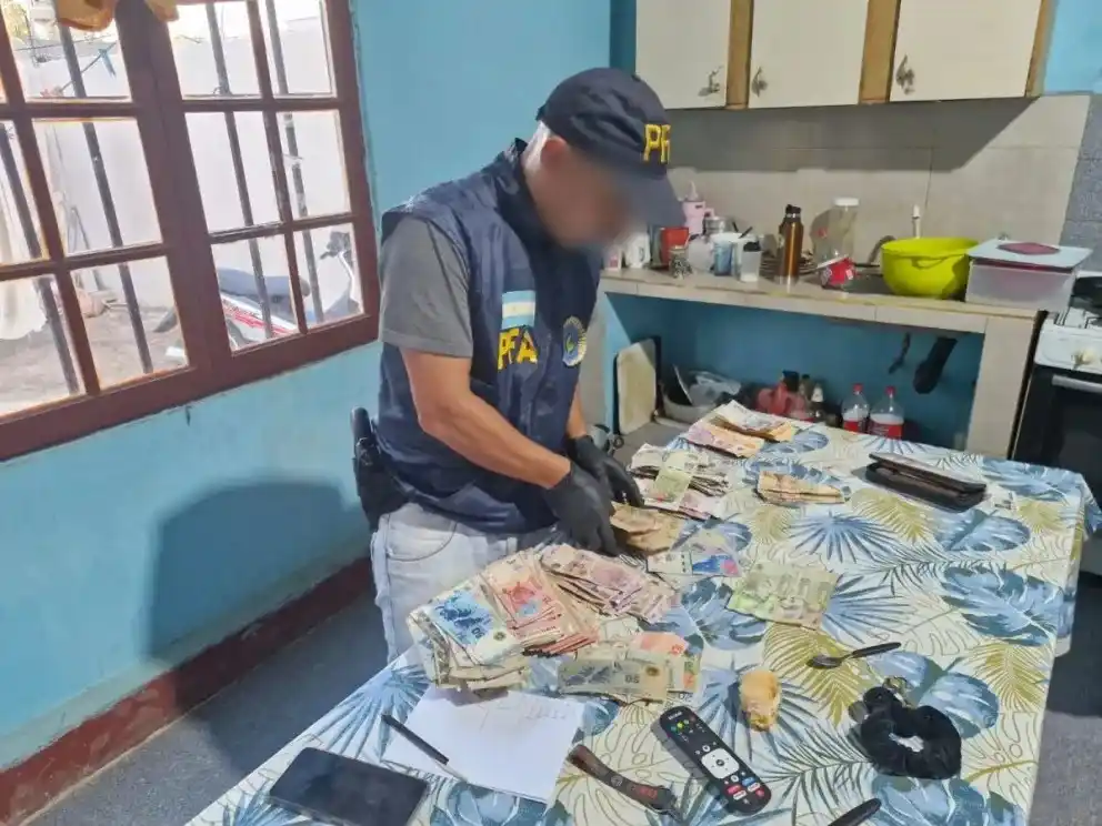 La Policía Federal desmanteló dos bunkers de droga: dos detenidas y secuestro de cocaína y dinero