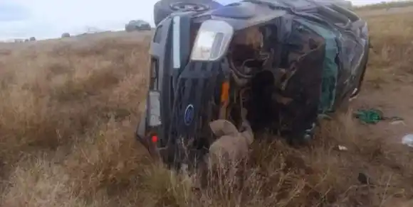 Murió un intendente de La Pampa tras volcar con su camioneta