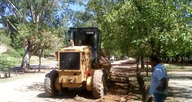 Pavimentan calle interna que une el Paseo Público con el Balneario
