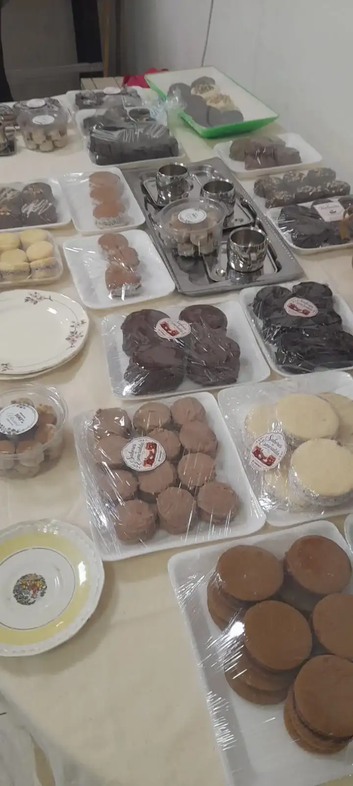 Alfajores artesanales: 23 alumnas culminaron su formación en la Escuela Municipal de Oficios