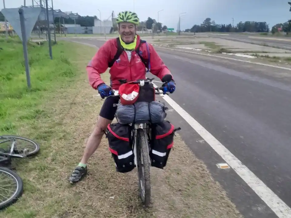 El crespense Jorge Soto comenzó un desafío en bicicleta por los 17 departamentos entrerrianos