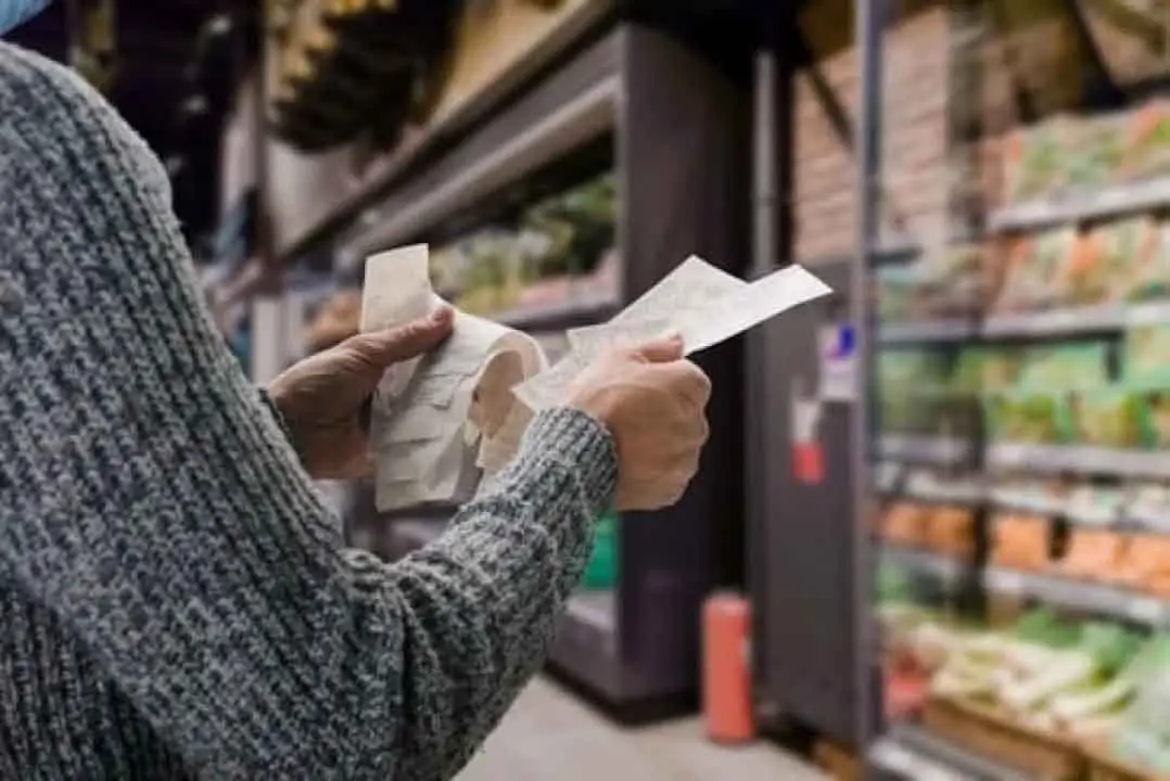 El consumo masivo logró un leve repunte y aumentó 0,9 % interanual en agosto