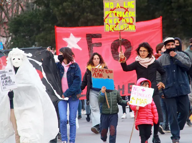 Contra las petroleras