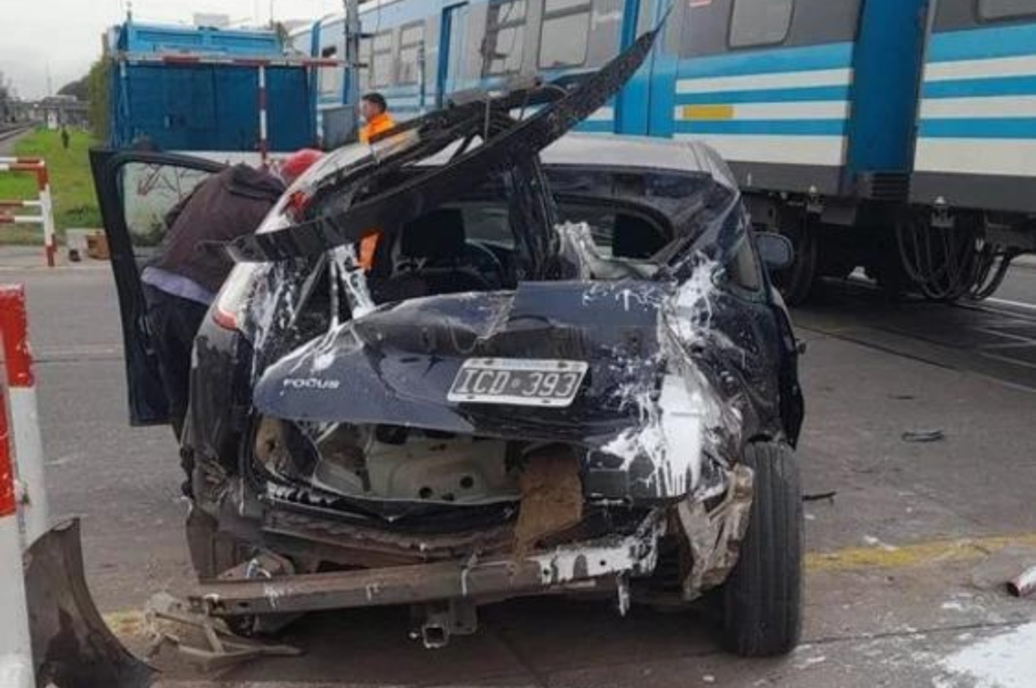 El siniestro vial ocurrió este miércoles, en el paso a nivel de la calle Granaderos, en el barrio de Ciudadela.