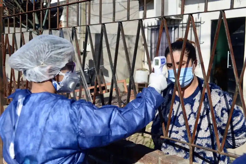 Confirmaron 24 muertes y 840 nuevos contagios en la jornada del viernes