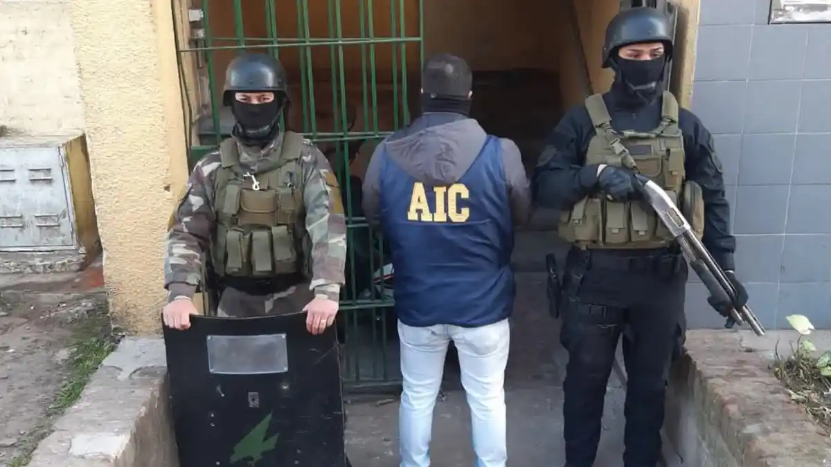 Trabajaba en un correo privado, se robaba los envíos y los vendía por Facebook: terminó detenido