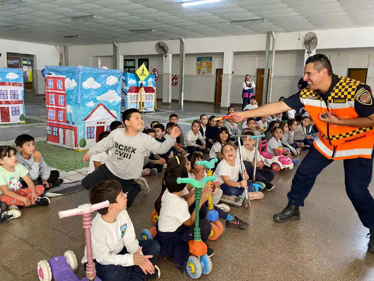 Arroyito: la “Mini Ciudad” llegó a la escuela José Giménez Lagos     